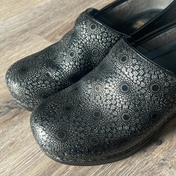 Dansko Clogs Size 37 ( US 6.5-7) - Picture 15 of 16